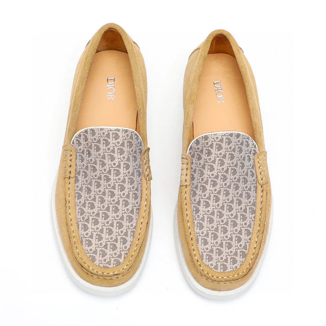 Men's shoes 💰460 💐Original packaging Product trademark: Dior "Dior" casual leather shoes Regular size: 38-44 (45.46.47🉑️Customized) Product materials: Selected Italian imported first-layer suede cowhide upper, imported water-dyed 🐂 cowhide lining. Strong three-dimensional visual effect, original rubber outsole Color: 3⃣️colors available